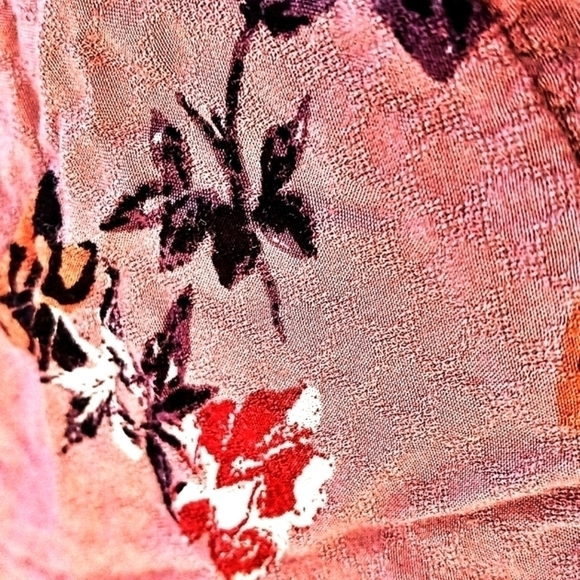 Torrid Lg Floral Lavender Split V-neck Sleeveless Empire Waistline Blouse - Picture 5 of 7